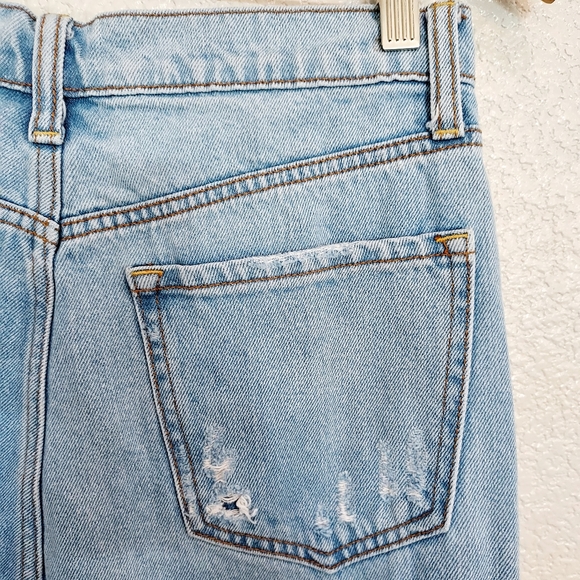 Cello Light Wash Distressed Wide Leg High Rise Jeans Size 7/28 - Picture 11 of 12